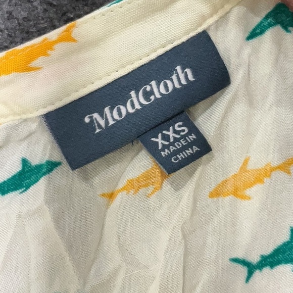 ModCloth Women's Size XXS Rainbow Shark Print Blouse Tie Back Button Down - Picture 4 of 6